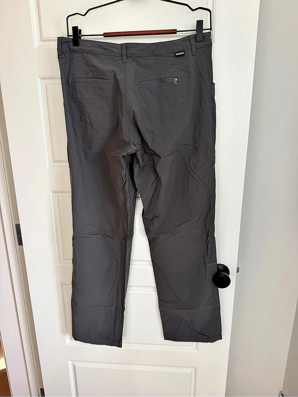 Patagonia Women’s Gray Cargo Hiking
Pants Size 12 - Picture 2 of 4